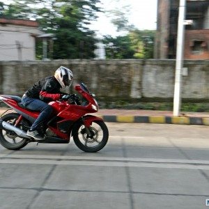 Hero MotoCorp Karizma ZMR Review Action Shots