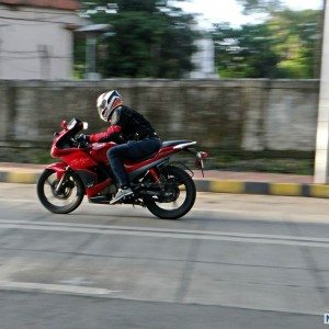 Hero MotoCorp Karizma ZMR Review Action Shots