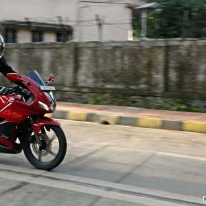 Hero MotoCorp Karizma ZMR Review Action Shots