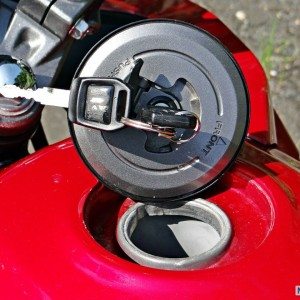 Hero MotoCorp Karizma ZMR Review Fuel Tank Lid