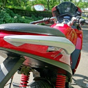 Hero MotoCorp Karizma ZMR Review Pillion Grab Rails