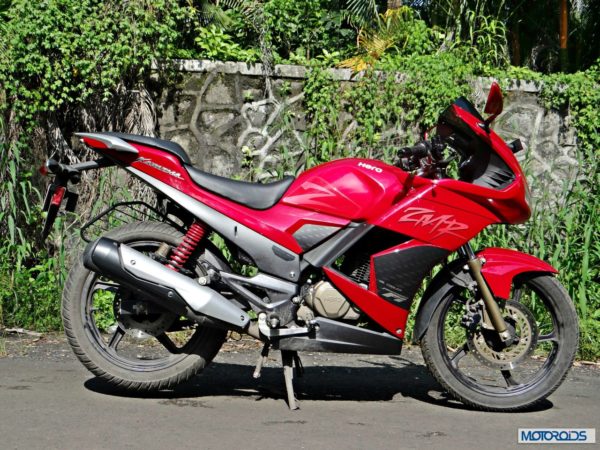 2014-Hero-MotoCorp-Karizma-ZMR-Review-Side-View