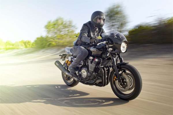 2015 Yamaha XJR 1300  Racer (14)