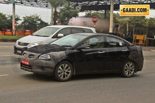 2015-hyundai-verna-facelift-spy