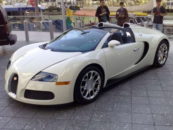 Bugatti-Veyron-16.4_Grand_Sport-White
