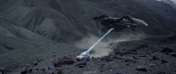 Hyundai-Santa-Fe-Catches-Aliens-2