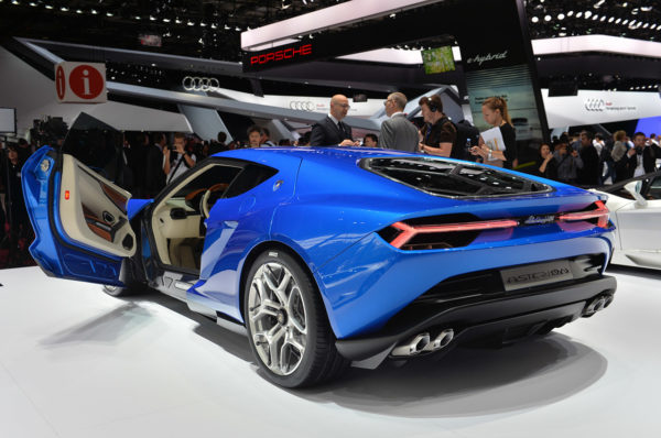 Lamborghini Asterion LPI 910-4 At Paris Motor Show (2)