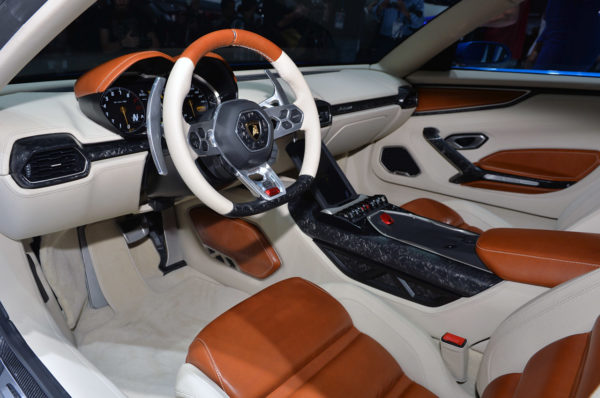 Lamborghini Asterion LPI 910-4 At Paris Motor Show (8)