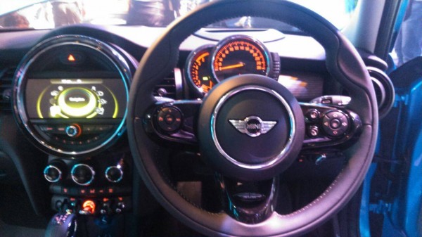 2015 Mini 3-door interior