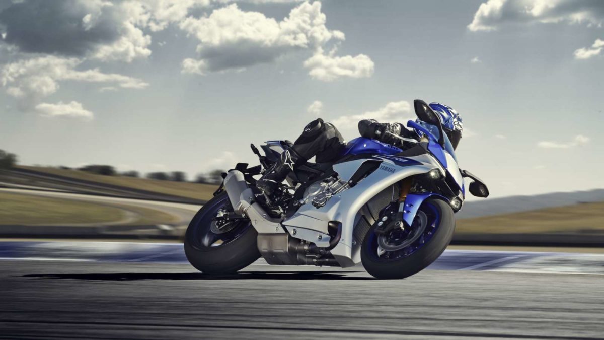 Yamaha YZF R EU Race Blu Action