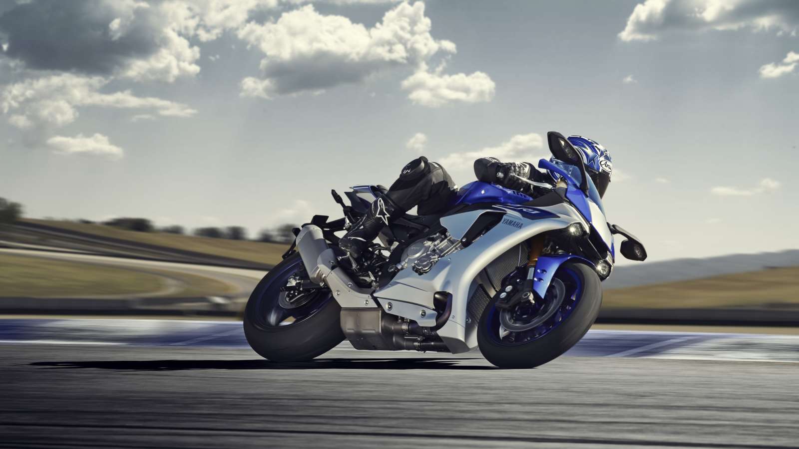 New 2015 Yamaha R1 and R1M prices revealed | Motoroids