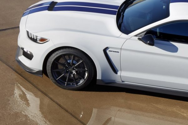 2016 Ford Mustang Shelby GT350 (20)