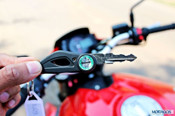 Benelli-BN600i-key-open