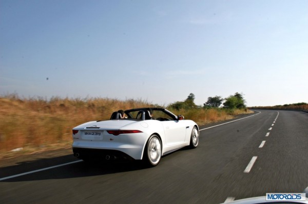 Jaguar F-Type V8 S Convertible action (1)