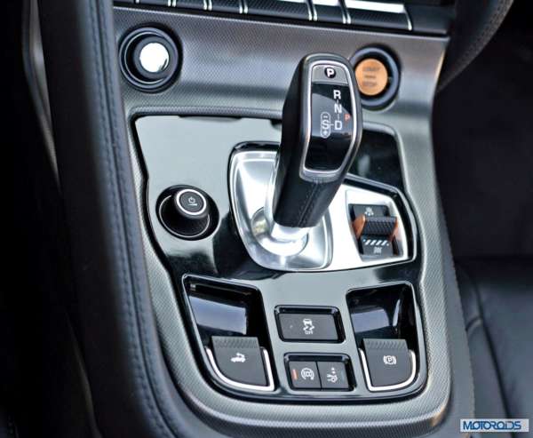 Jaguar F-Type V8 S Convertible drive selector