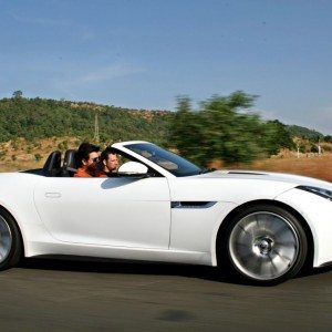 Jaguar F Type V S Convertible engine