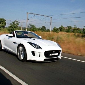 Jaguar F Type V S Convertible engine