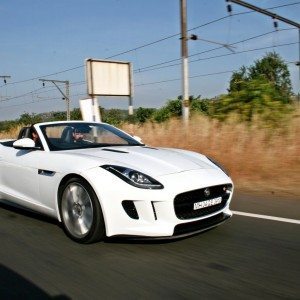 Jaguar F Type V S Convertible engine