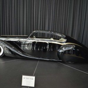 James Hetfield gets himself a Custom Black Pearl One Off hot rod