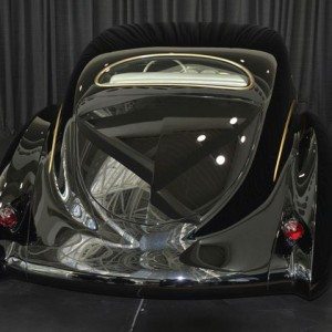 James Hetfield gets himself a Custom Black Pearl One Off hot rod