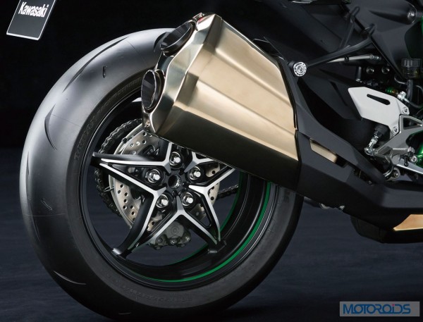 Kawasaki-Ninja-H2-Official-Image-28-Rear-Wheel