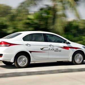 Maruti Suzuki Ciaz center rear