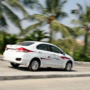 Maruti Suzuki Ciaz center rear