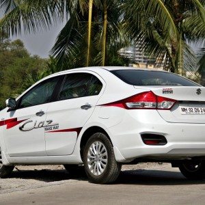 Maruti Suzuki Ciaz center rear