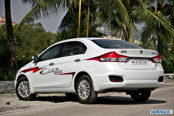 Maruti Suzuki Ciaz center rear (3)