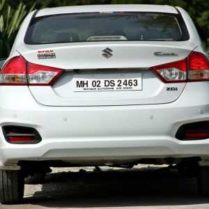 Maruti Suzuki Ciaz center rear