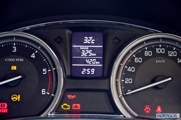 Maruti Suzuki Ciaz  instrument console (3)