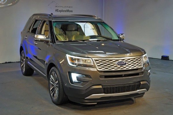 New-2016-Ford-Explorer-Launched-At-LA-Auto-Expo (1)