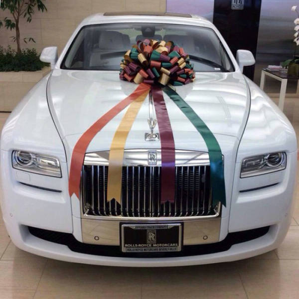 Salman Gifts Sister Arpita Rolls Royce Phantom