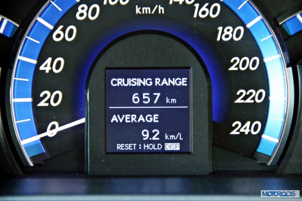 Toyota Camry Hybrid Instrumentation (1)