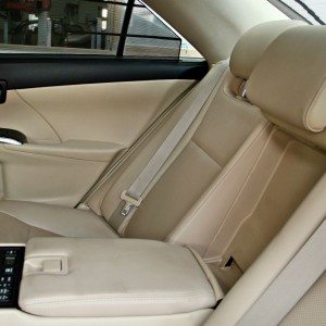 Toyota Camry Hybrid Seats (4)