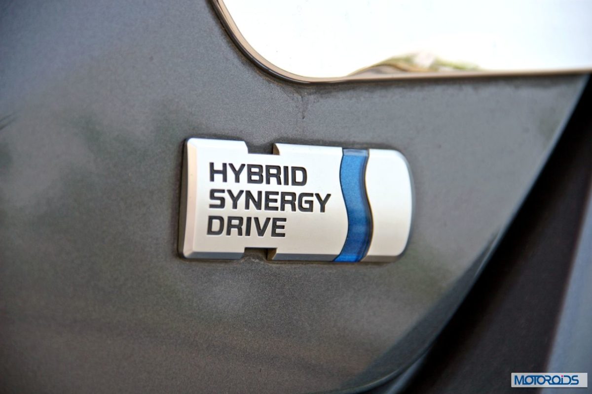 Toyota Camry Hybrid detail