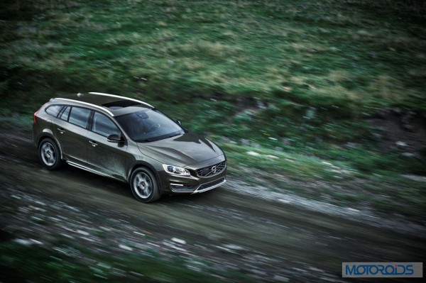 Volvo-Cars-reveals-new-V60-Cross-Country-Official image-2