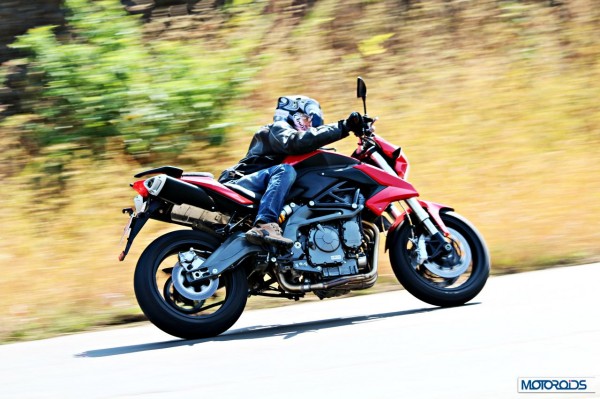 benelli-bn600i-cornering-right1094