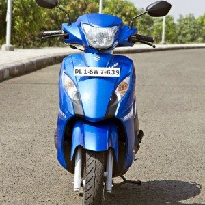 suzuki lets blue front closeup