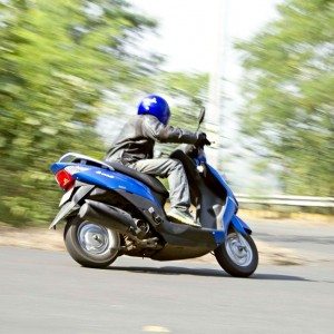 suzuki lets blue riding