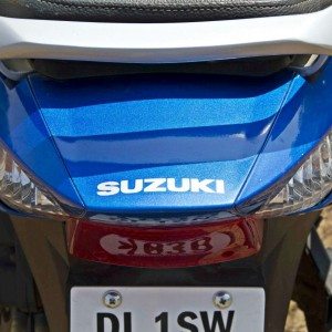 suzuki lets grab rail