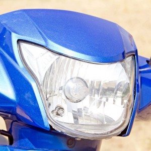 suzuki lets headlight