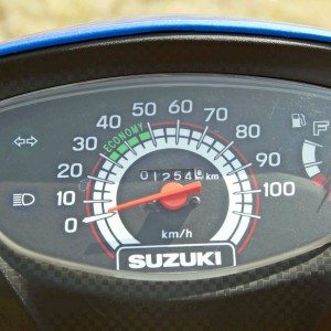 suzuki lets instrument console