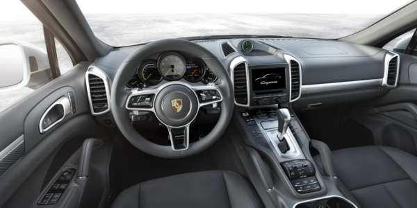 2015-Porsche-Cayenne-facelift-interior