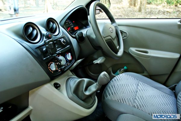 Datsun GO+centre console side view