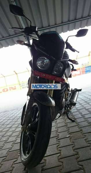 Mahindra Mojo (3)