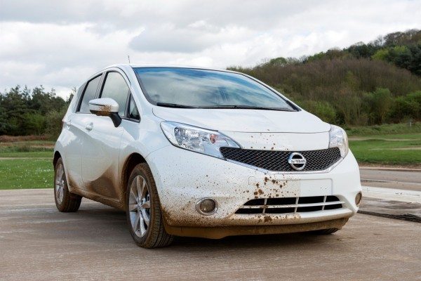 Nissan Self Cleaning Car (2)