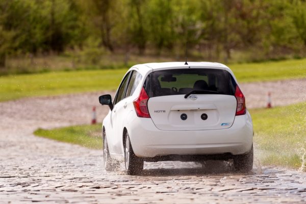 Nissan Self Cleaning Car (6)