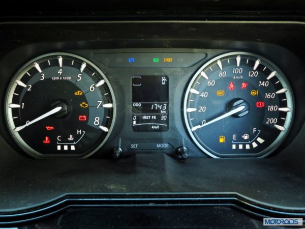 Tata Bolt instrument console (2)