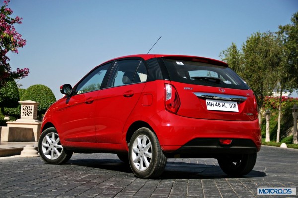 Tata Bolt still red rear (5)